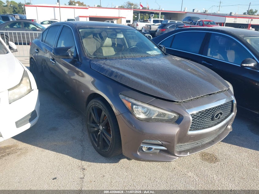 INFINITI Q50 PREMIUM