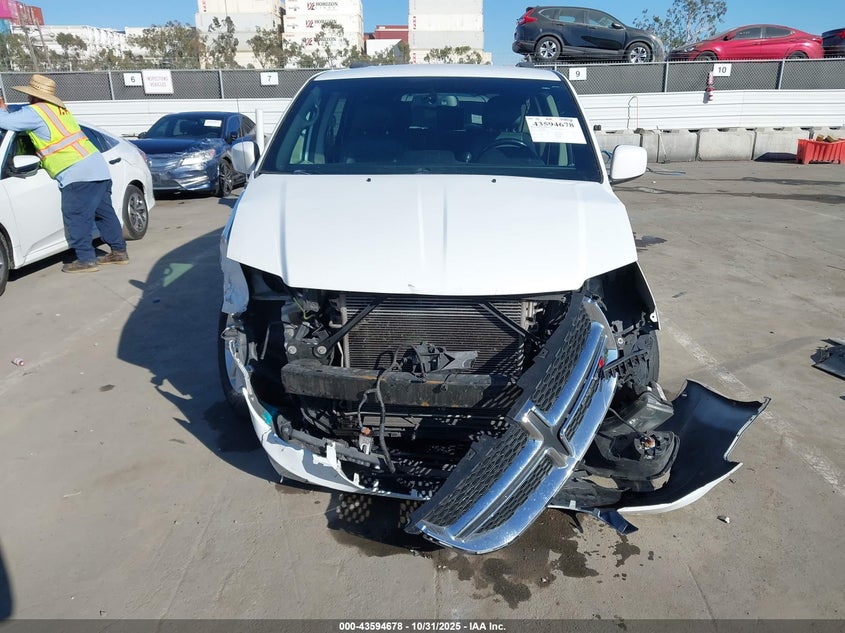 2018 Dodge Grand Caravan Sxt VIN: 2C4RDGCG6JR208100 Lot: 43594678