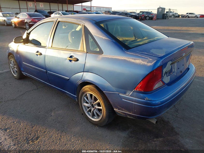 1FAFP34303W147535 2003 FORD FOCUS photo no. 3