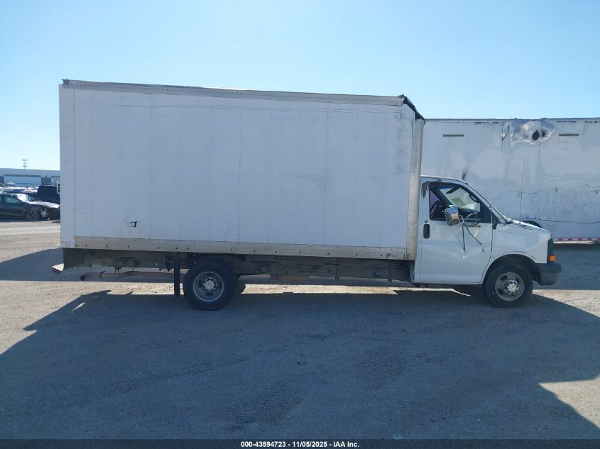 2004 Chevrolet Express Cutaway Base W/C7L/C7N VIN: 1GBJG31U541231872 Lot: 43594723