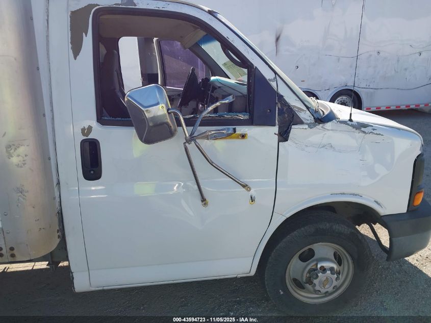 2004 Chevrolet Express Cutaway Base W/C7L/C7N VIN: 1GBJG31U541231872 Lot: 43594723