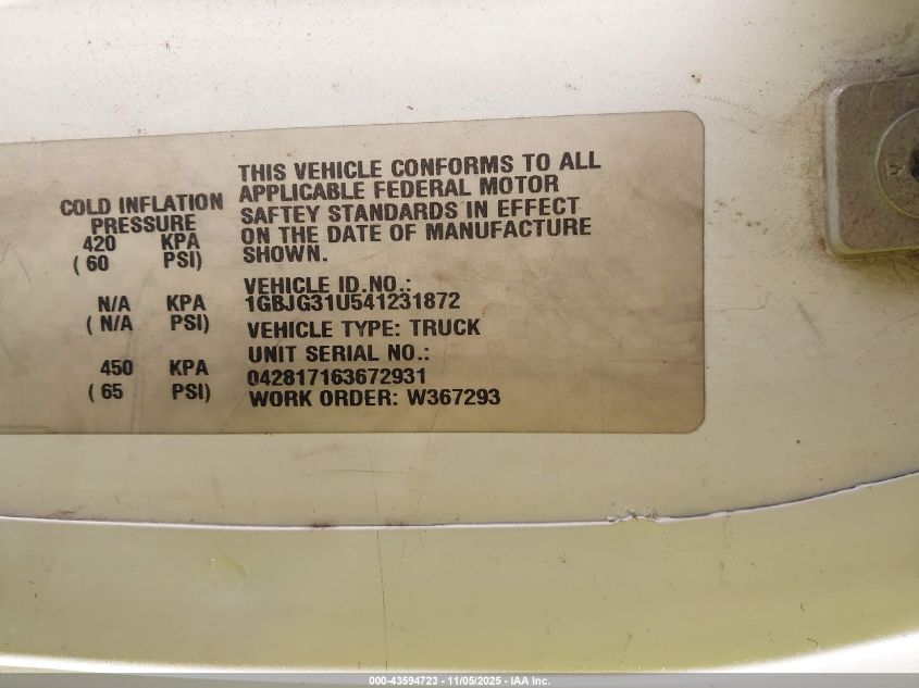 2004 Chevrolet Express Cutaway Base W/C7L/C7N VIN: 1GBJG31U541231872 Lot: 43594723