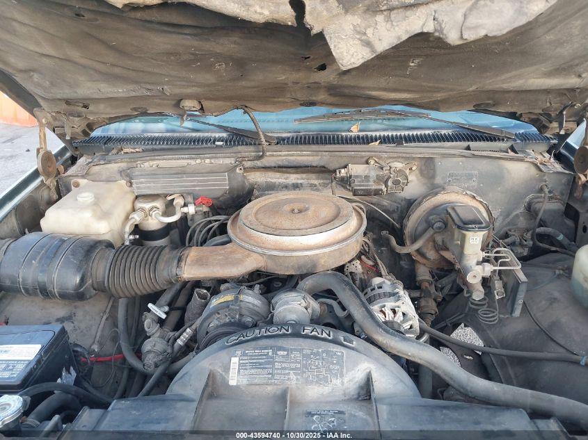 1988 Chevrolet Gmt-400 C2500 VIN: 1GCFC24KXJZ127408 Lot: 43594740