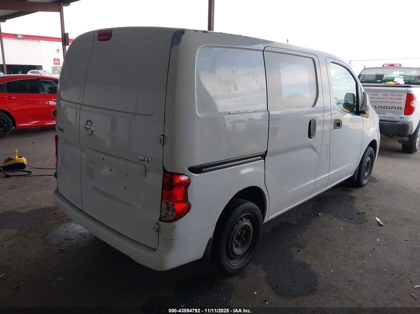 3N6CM0KN6JK698941 2018 NISSAN NV200 photo no. 4