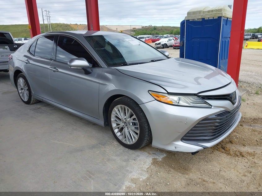 TOYOTA CAMRY XLE