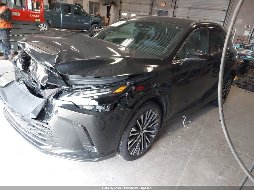 2T2BBMCAXPC005166 2023 LEXUS RX photo no. 2