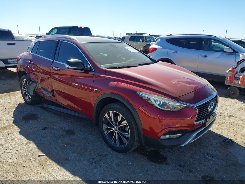 INFINITI QX30 PREMIUM