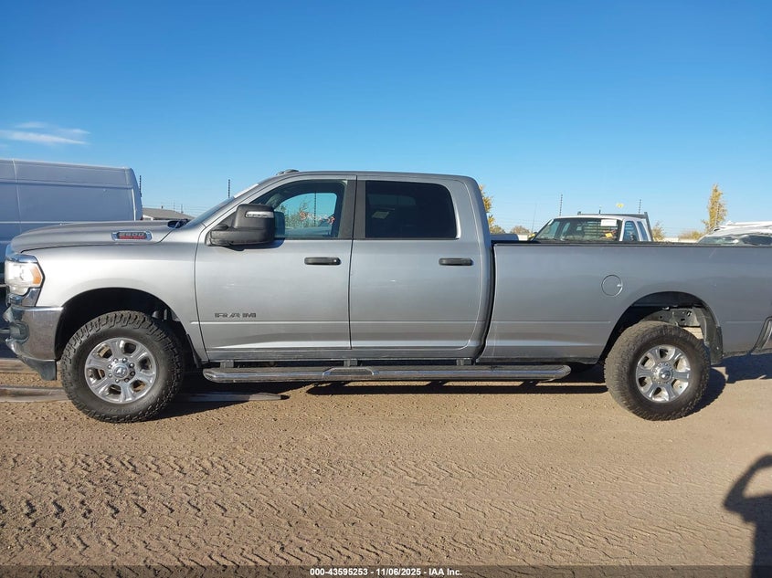 2023 Ram 2500 Big Horn 4X4 8' Box VIN: 3C6UR5JJ1PG562062 Lot: 43595253