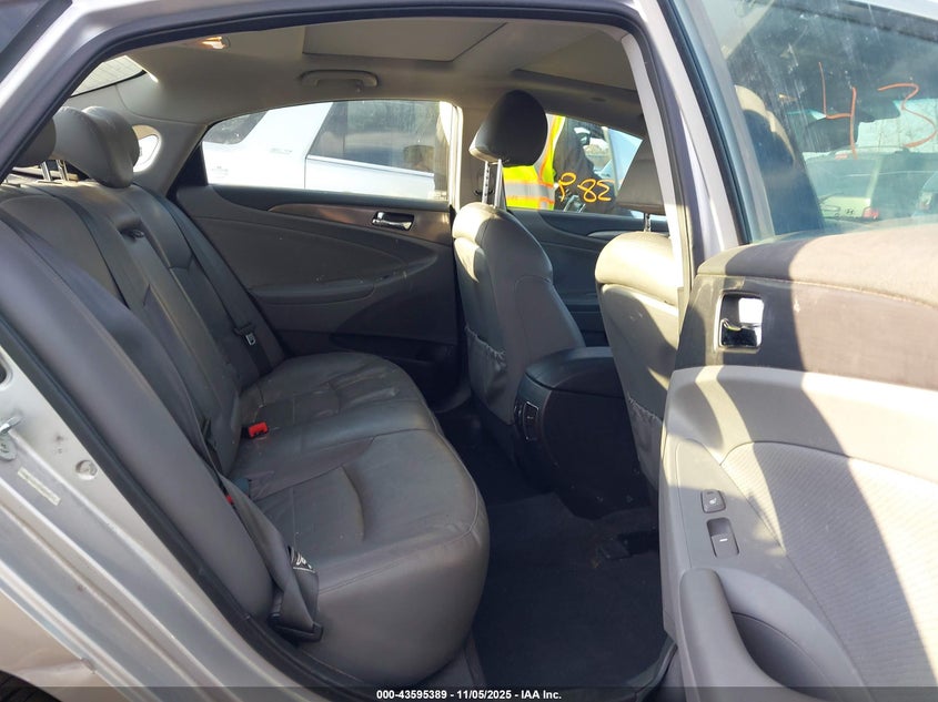 KMHEC4A46DA051021 2013 HYUNDAI SONATA photo no. 8