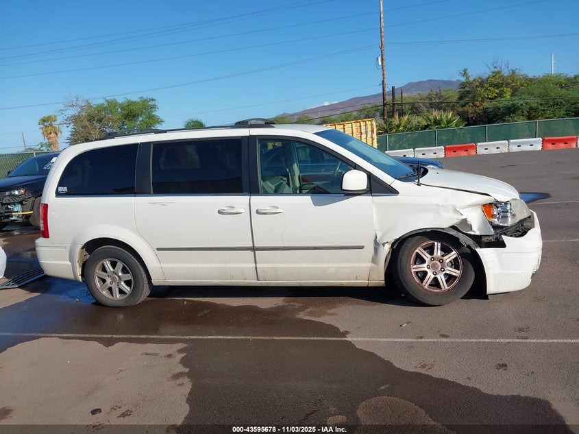 2010 Chrysler Town & Country Touring VIN: 2A4RR5D15AR397834 Lot: 43595678