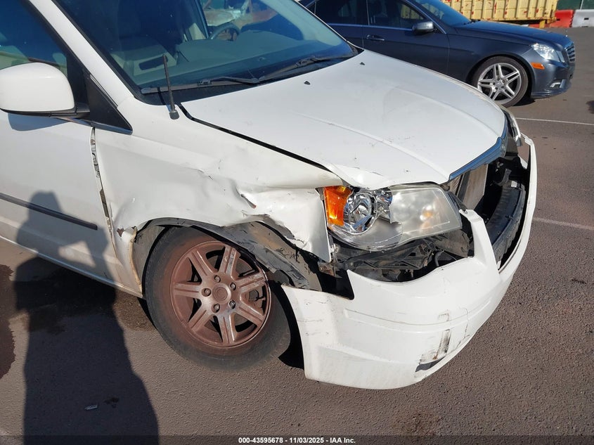 2010 Chrysler Town & Country Touring VIN: 2A4RR5D15AR397834 Lot: 43595678