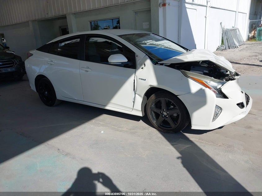 TOYOTA PRIUS THREE TOURING