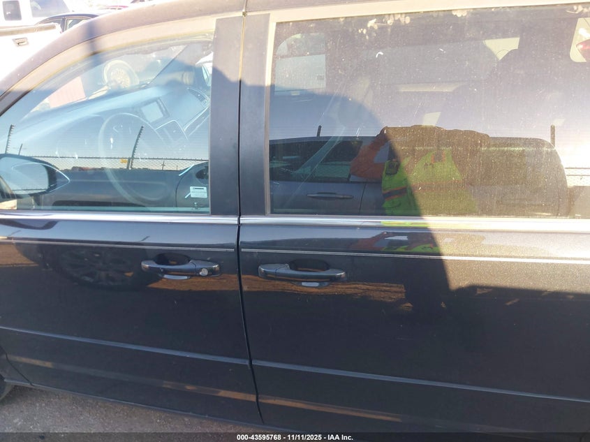 2017 Dodge Grand Caravan Sxt VIN: 2C4RDGCG3HR714073 Lot: 43595768