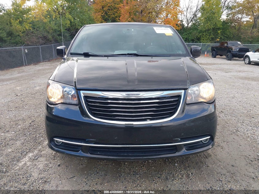 2015 Chrysler Town & Country S VIN: 2C4RC1HG1FR726843 Lot: 43595891