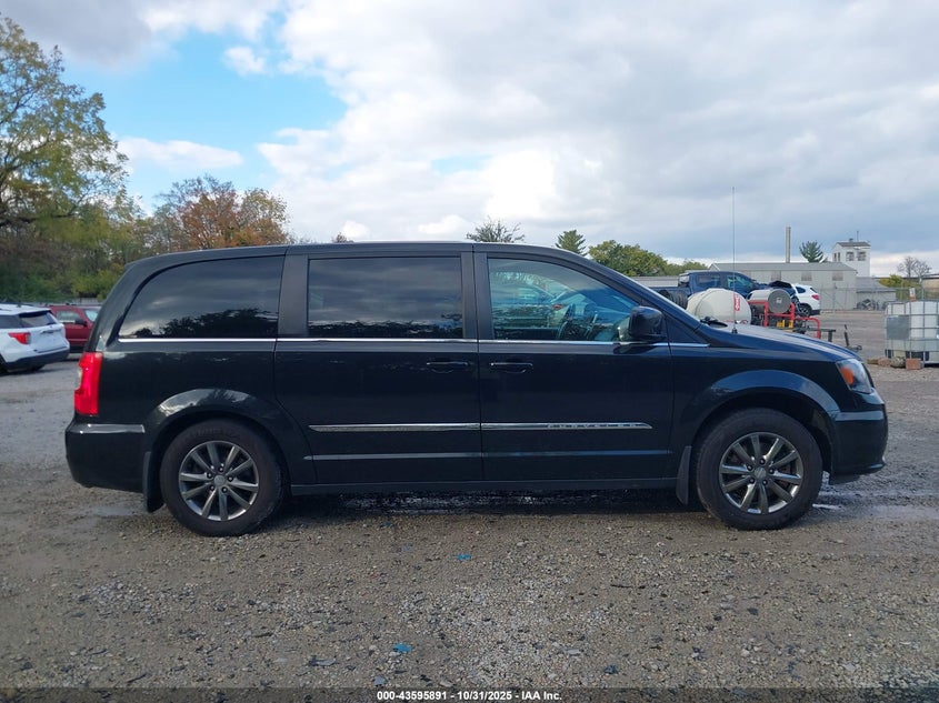 2015 Chrysler Town & Country S VIN: 2C4RC1HG1FR726843 Lot: 43595891