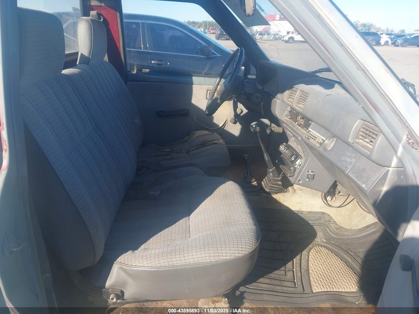 1987 Toyota Pickup Rn63 Std VIN: JT4RN63R9H0132370 Lot: 43595893