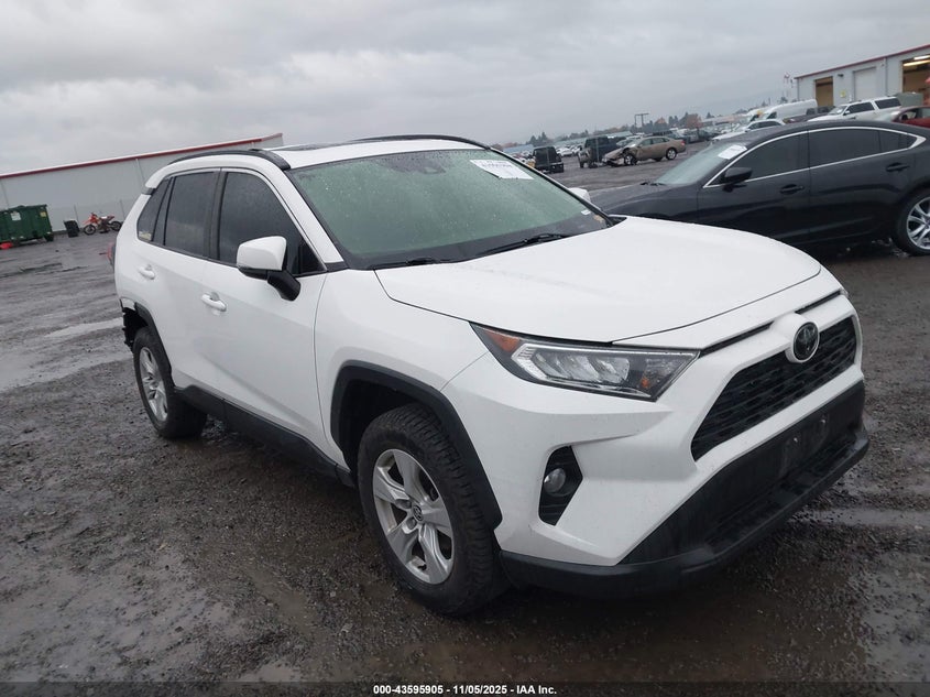 2020 TOYOTA RAV4 XLE - JTMP1RFV2LD049815