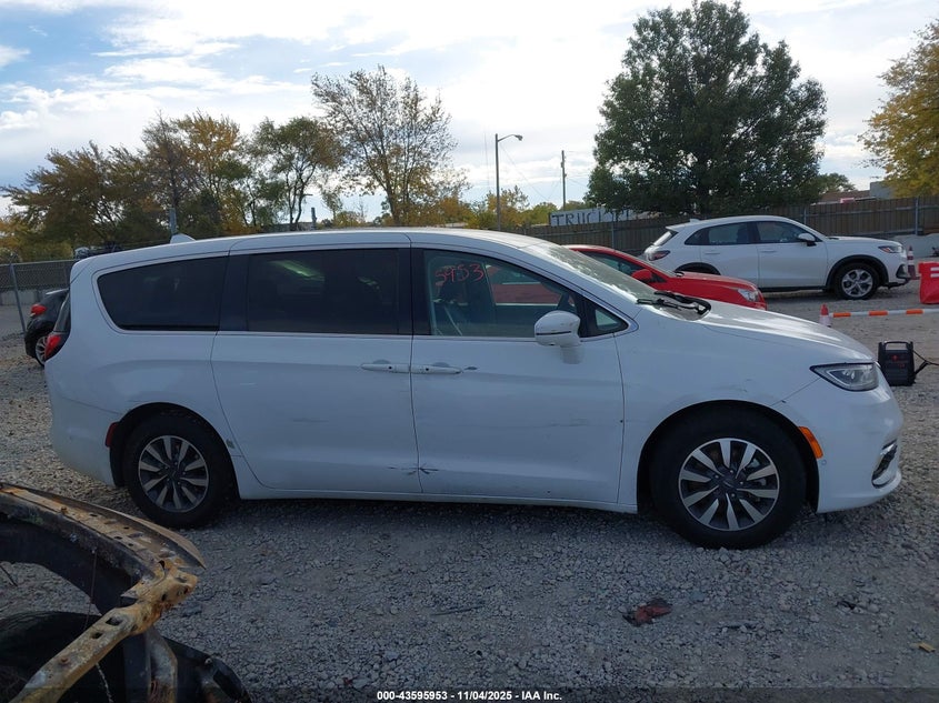 2022 Chrysler Pacifica Hybrid Touring L VIN: 2C4RC1L7XNR122648 Lot: 43595953