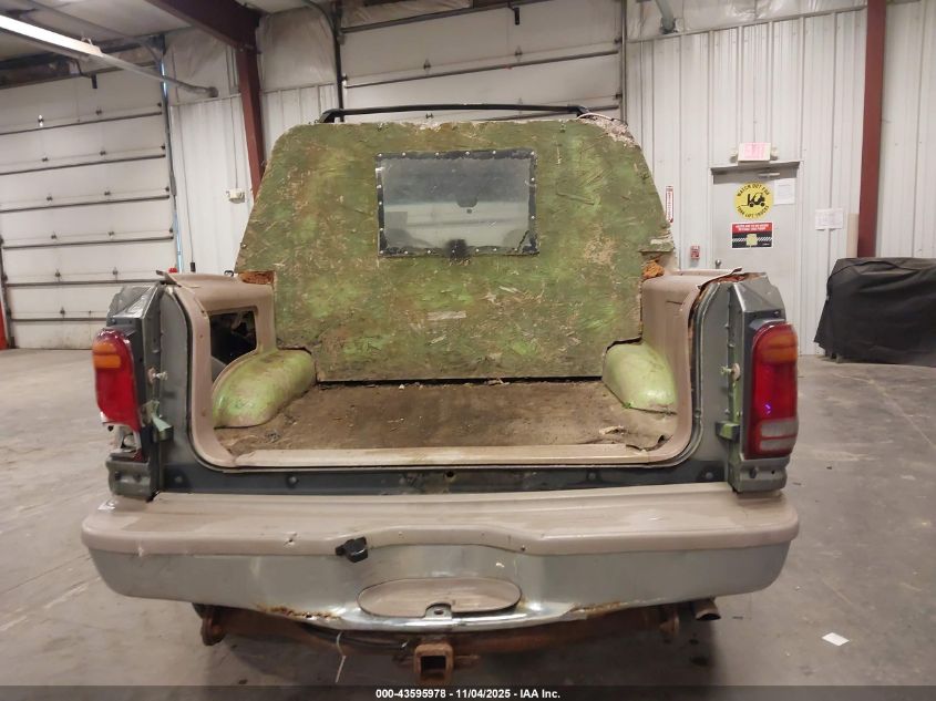 2000 Ford Explorer Eddie Bauer VIN: 1FMZU64P8YZA58382 Lot: 43595978