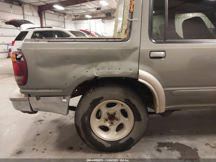 2000 Ford Explorer Eddie Bauer VIN: 1FMZU64P8YZA58382 Lot: 43595978