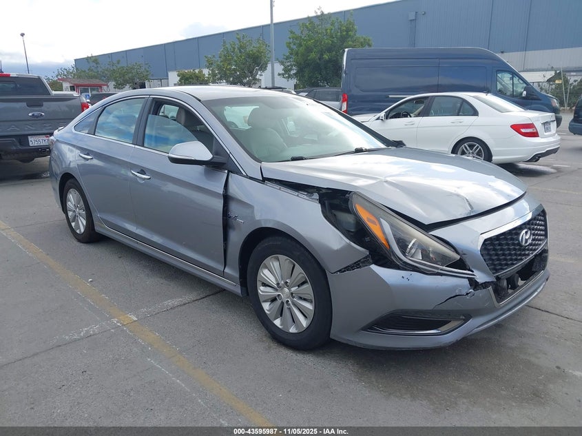 2016 HYUNDAI SONATA HYBRID SE - KMHE24L17GA019012