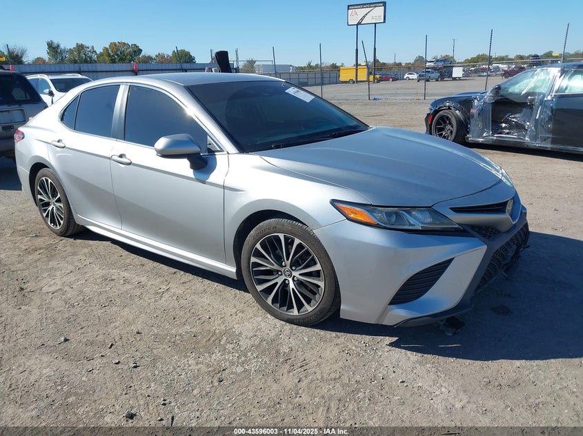 TOYOTA CAMRY SE