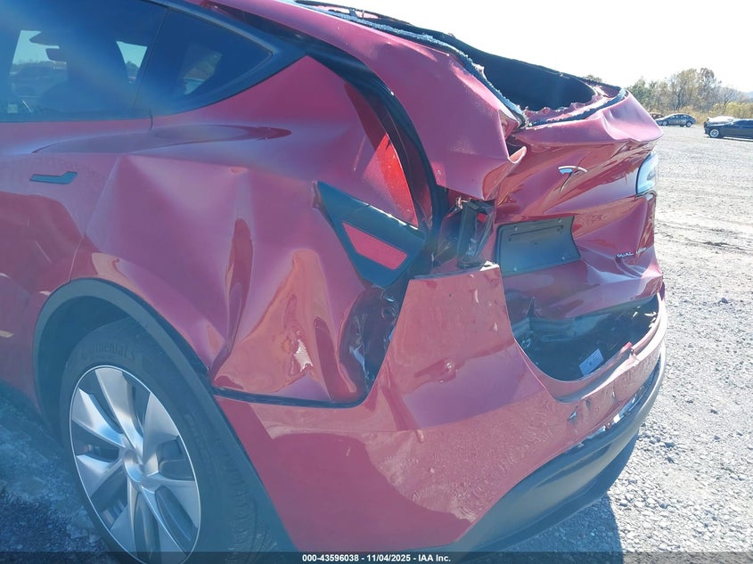 2023 Tesla Model Y Awd/Long Range Dual Motor All-Wheel Drive VIN: 7SAYGDEE7PA102918 Lot: 43596038