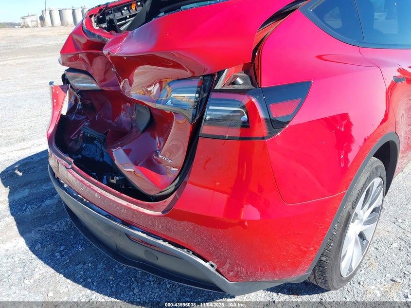 2023 Tesla Model Y Awd/Long Range Dual Motor All-Wheel Drive VIN: 7SAYGDEE7PA102918 Lot: 43596038