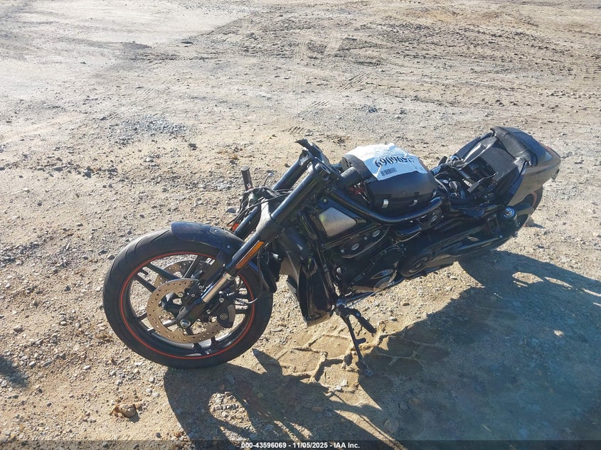 1HD1HHH19CC800984 2012 HARLEY-DAVIDSON NIGHT ROD SPECIAL photo no. 2