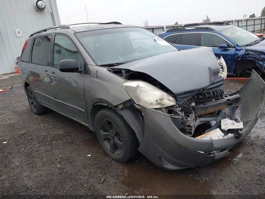 2005 Toyota Sienna Le