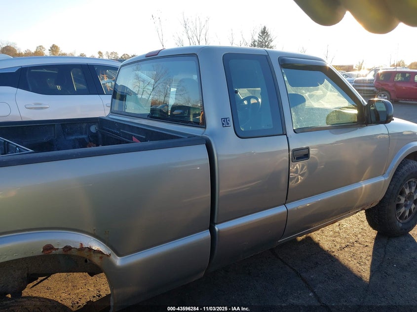 2003 GMC Sonoma Sls VIN: 1GTDT19X438112238 Lot: 43596284