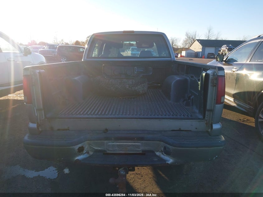 2003 GMC Sonoma Sls VIN: 1GTDT19X438112238 Lot: 43596284