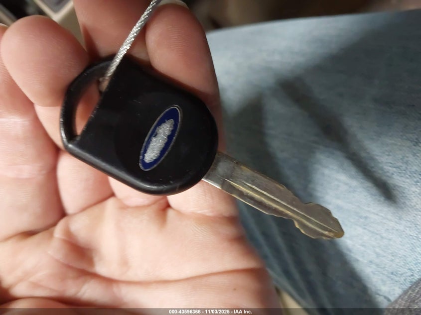 2005 Ford Escape Xlt VIN: 1FMYU93105KA35810 Lot: 43596366