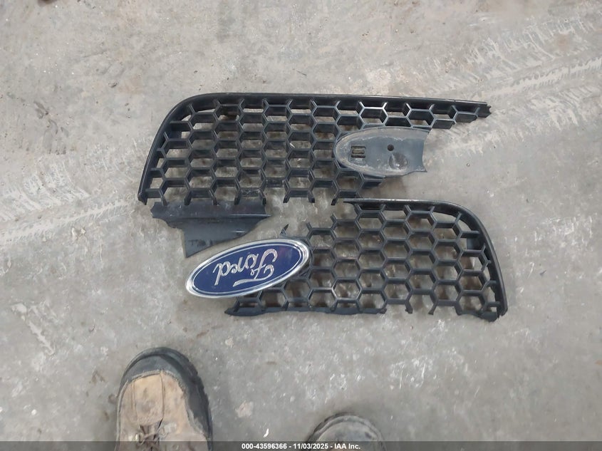 2005 Ford Escape Xlt VIN: 1FMYU93105KA35810 Lot: 43596366