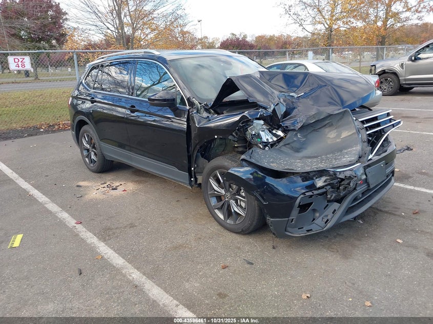 VOLKSWAGEN TIGUAN 2.0T SE