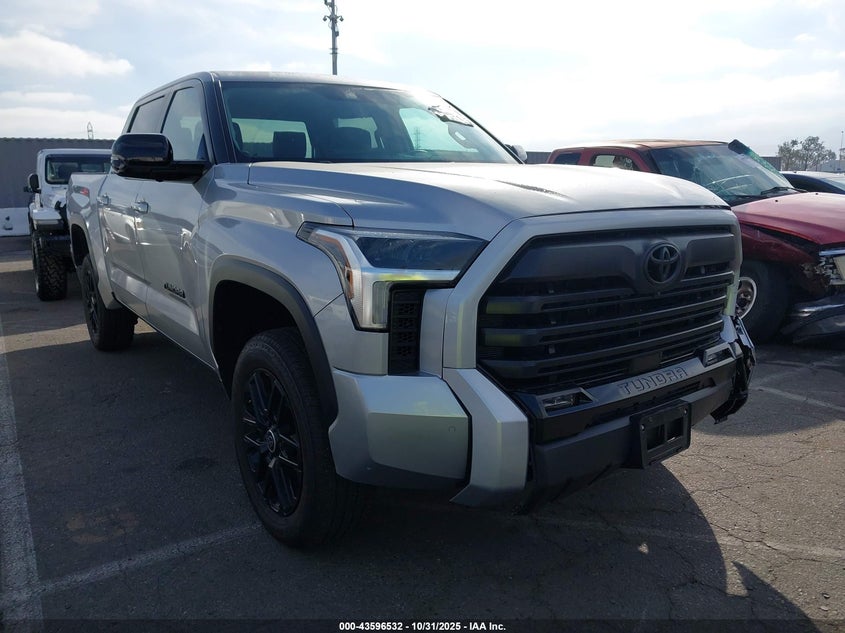 TOYOTA TUNDRA LIMITED 4WD