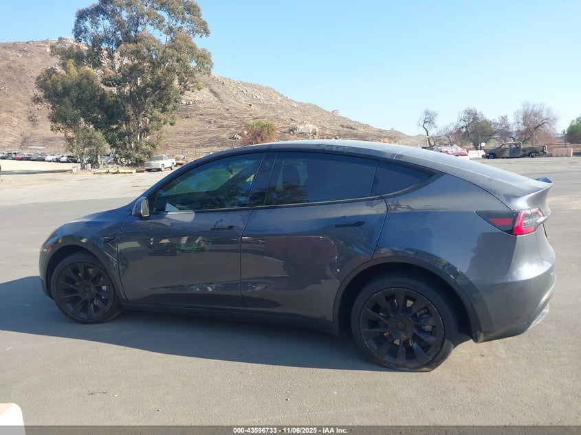 2023 Tesla Model Y Awd/Long Range Dual Motor All-Wheel Drive VIN: 7SAYGAEE4PF609339 Lot: 43596733