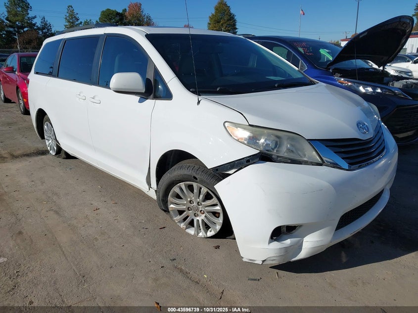 2013 TOYOTA SIENNA XLE V6 8 PASSENGER - 5TDYK3DC8DS361255