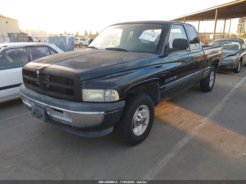 1B7HC13Y4YJ171261 2000 DODGE RAM photo no. 2