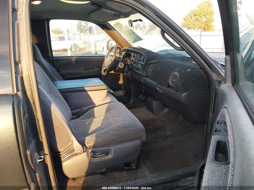 1B7HC13Y4YJ171261 2000 DODGE RAM photo no. 5