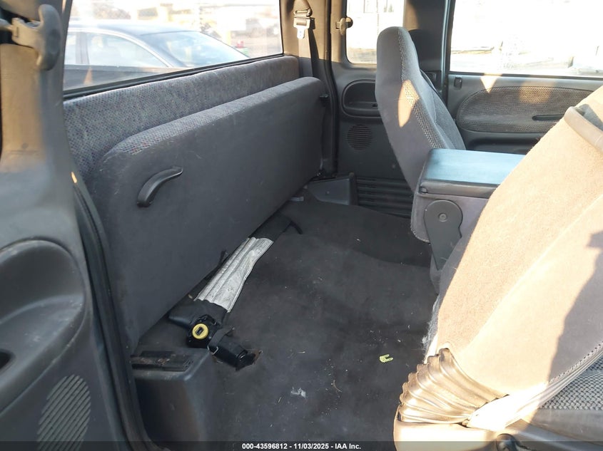1B7HC13Y4YJ171261 2000 DODGE RAM photo no. 8