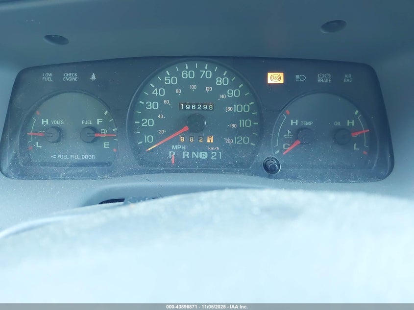 2005 Mercury Grand Marquis Gs VIN: 2MEFM74W05X619355 Lot: 43596871