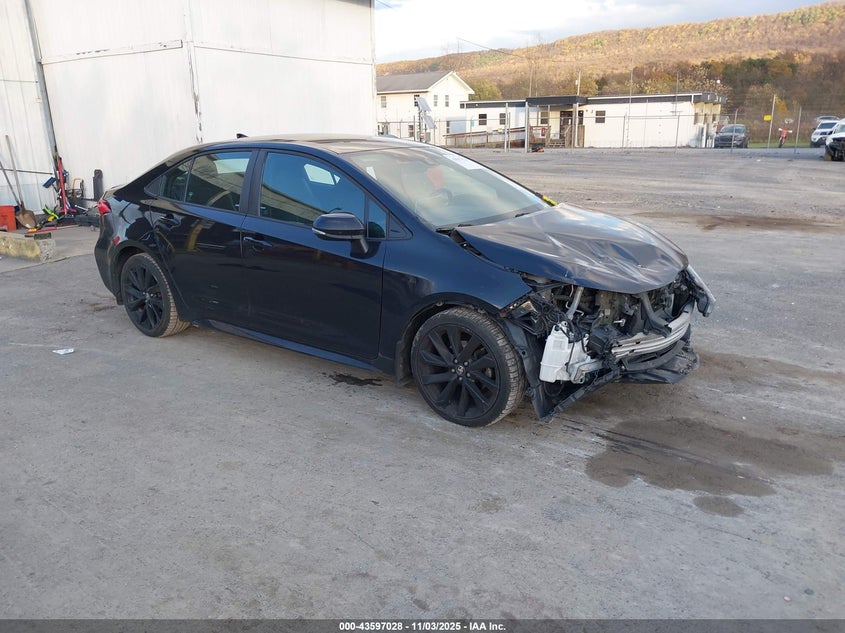 TOYOTA COROLLA SE NIGHTSHADE EDITION