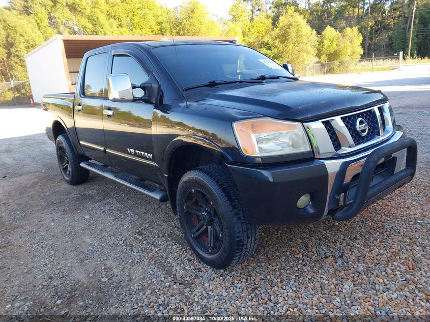 NISSAN TITAN SL