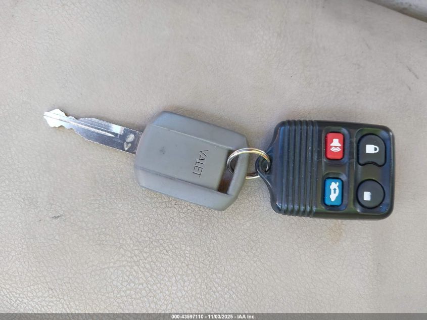 2006 Mercury Grand Marquis Ls VIN: 2MEFM75VX6X621489 Lot: 43597110