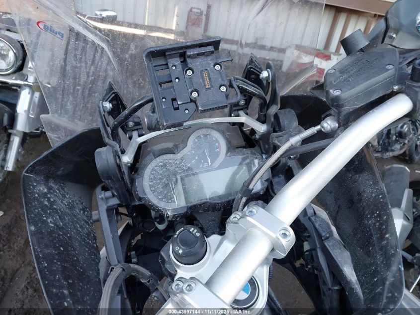 2016 BMW R1200 Gs VIN: WB10A1107GZ670018 Lot: 43597144