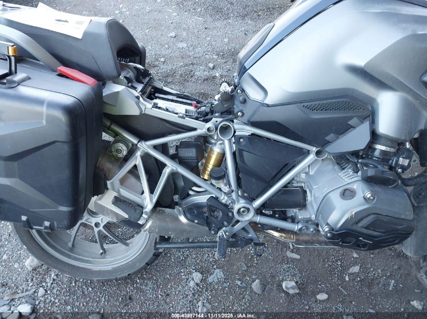 2016 BMW R1200 Gs VIN: WB10A1107GZ670018 Lot: 43597144