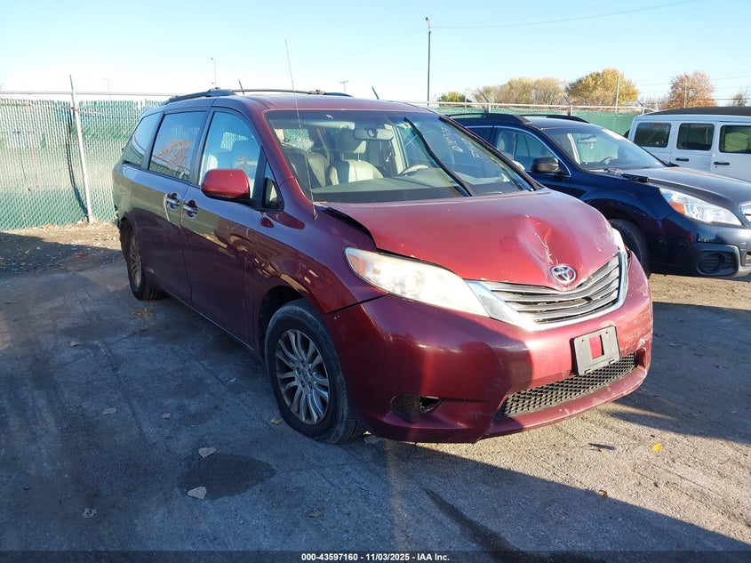 2013 TOYOTA SIENNA XLE V6 8 PASSENGER - 5TDYK3DC4DS329872