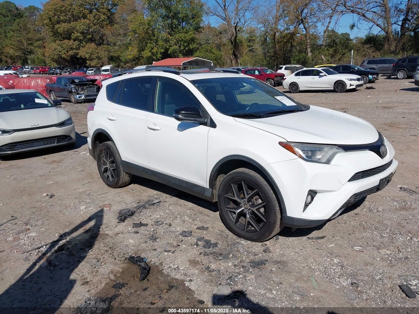 2017 TOYOTA RAV4 SE - JTMNFREV2HJ123673