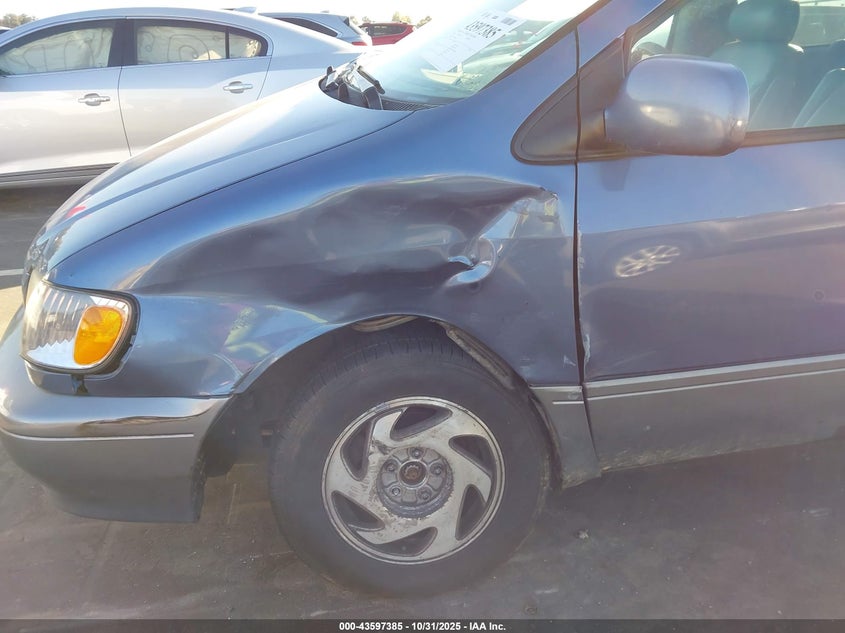 2002 Toyota Sienna Xle VIN: 4T3ZF13C72U490517 Lot: 43597385